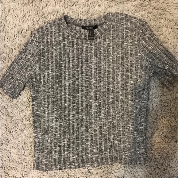 Forever 21 Tops - Sweater crop top